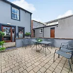 Scotch Arms Mews 4*