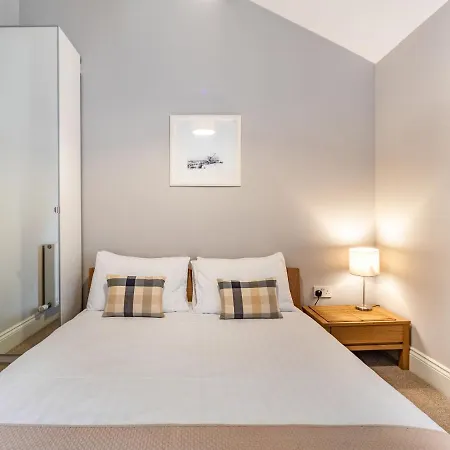 Scotch Arms Mews Penzion 4*