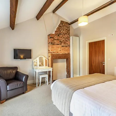 بيت ضيافة Scotch Arms Mews 4*